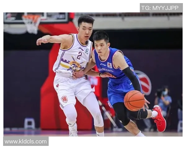 莫纳加斯迎战格雷米奥争夺关键三分的激烈对决